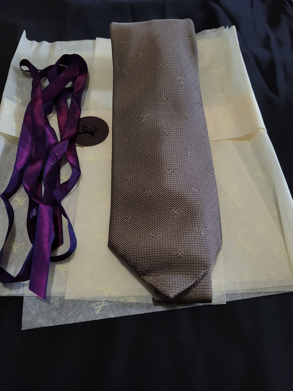 ​Authentic Louis Vuitton Champagne Gold Silk Monogram Tie | Gift Set